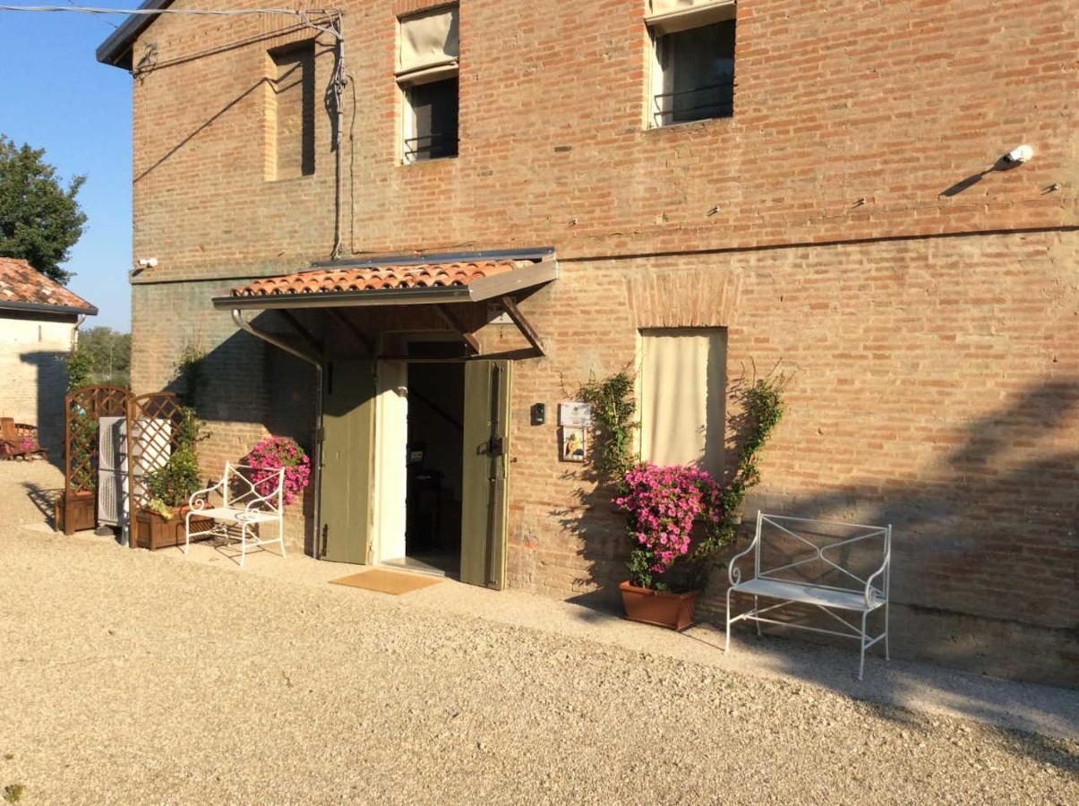 Agriturismo "La Fondazza" Imola Extérieur photo